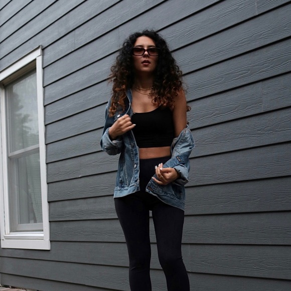 Meet your Posher, Nicole - Picture 5 of 5